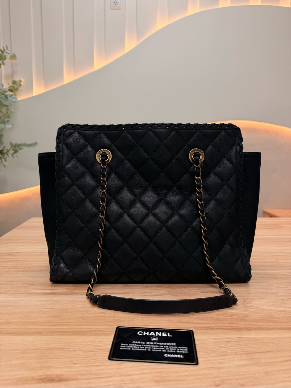 CHANEL Black Quilted Leather Shoulder Bag with Gold CC Hardware - Picture 4 of 8